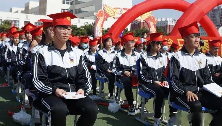 山东省十四届人大二次会议首邀5位华侨团体负责人列席
