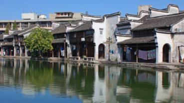 小镇惊魂